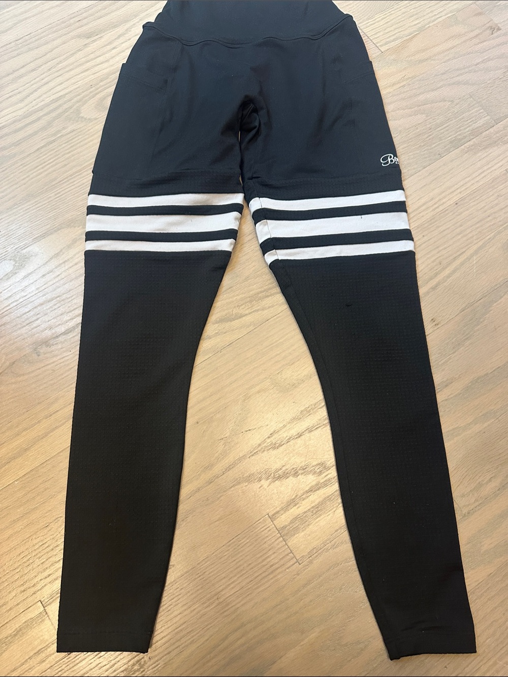Bombshell Sportswear Leggings with White stripe and side pockets